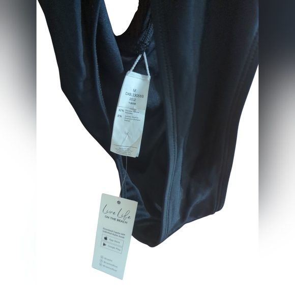 Cupshe x JoJo Fletcher Black One Piece Swimsuit V Neck Size M New With Tags. - Picture 5 of 6